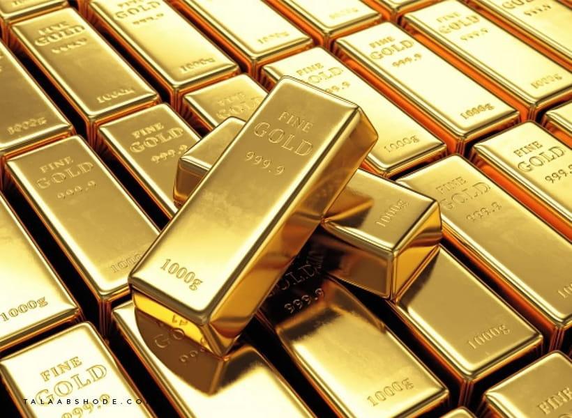 تعدادی شمش طلا روی هم قرار گرفته